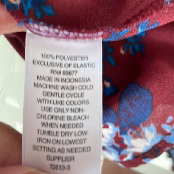 A.n.a Floral Top With Smocked Sleeves‎ - Picture 10 of 11